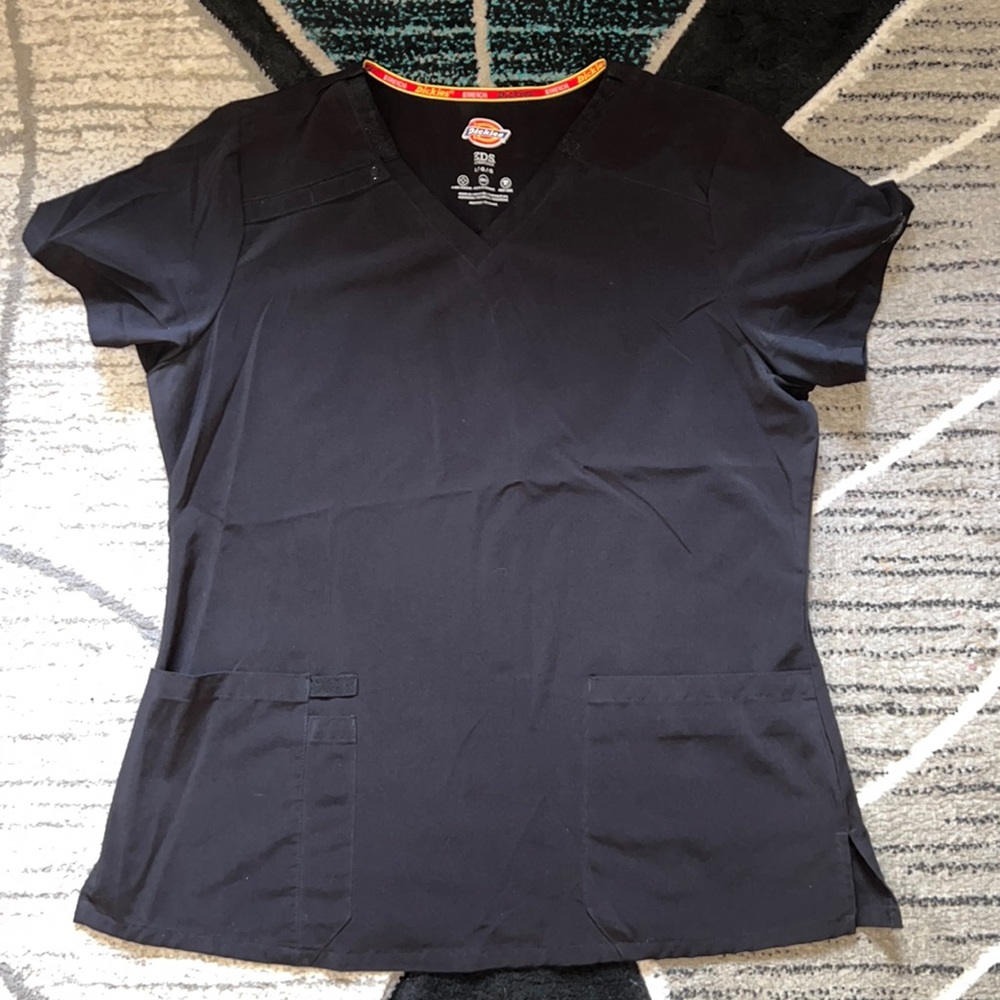 Black 🖤 dickies EDS scrub top